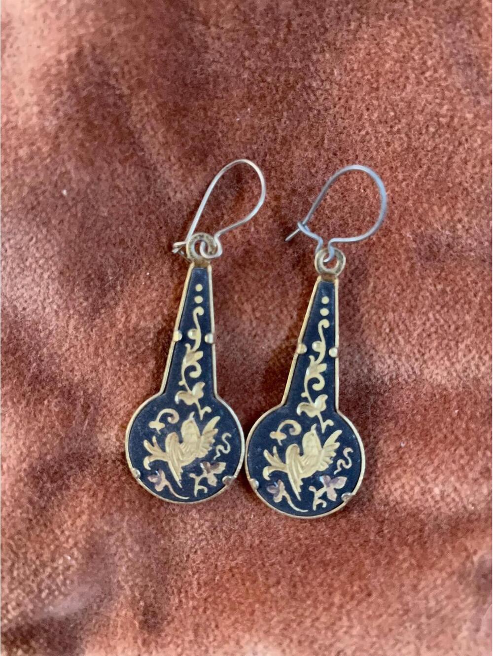 Vintage 60s asian inspired ear rings
